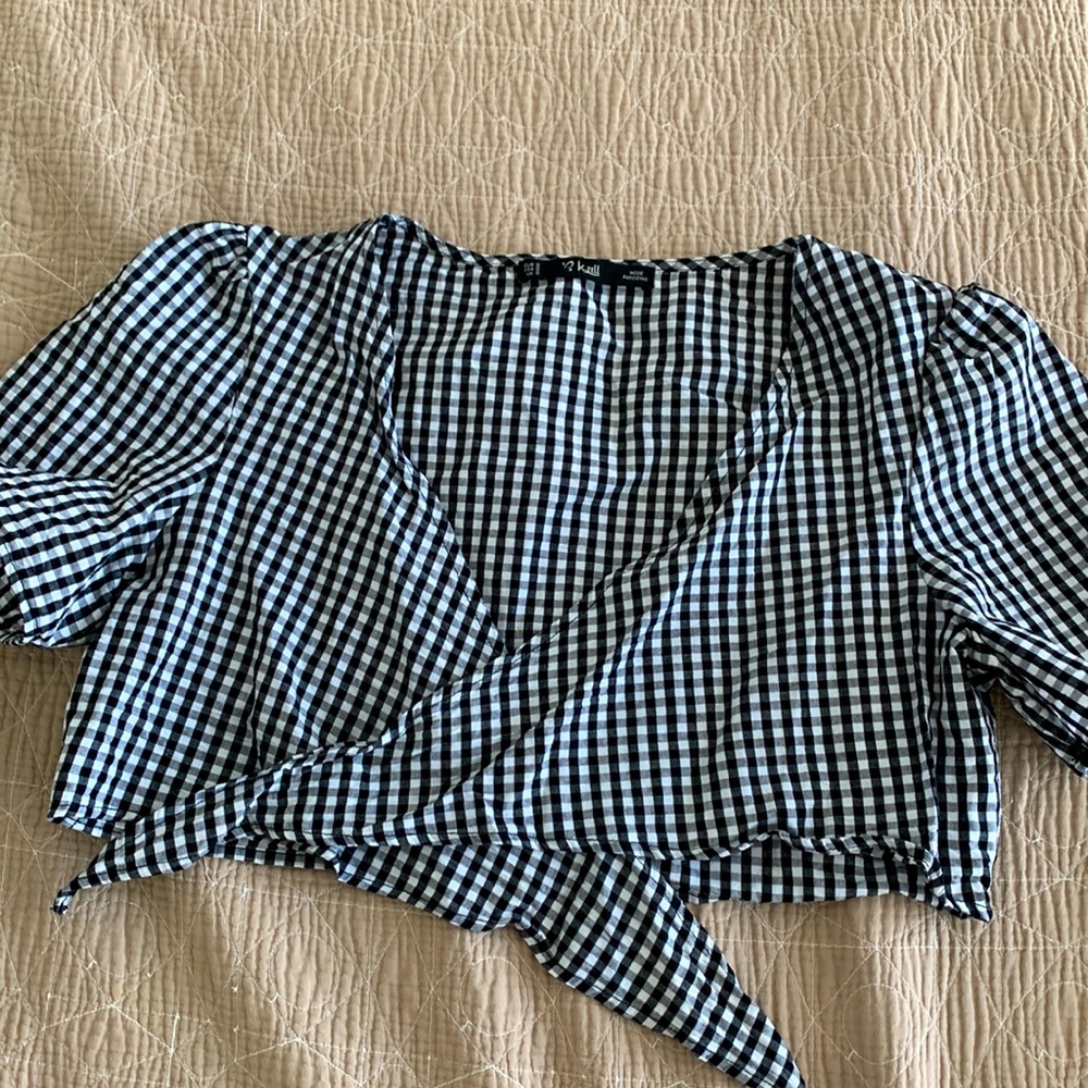 Cute Tie Up Checkered Top